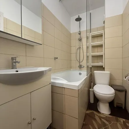 2-room With Separate Entrances And Two Parking Spaces * 布加勒斯特