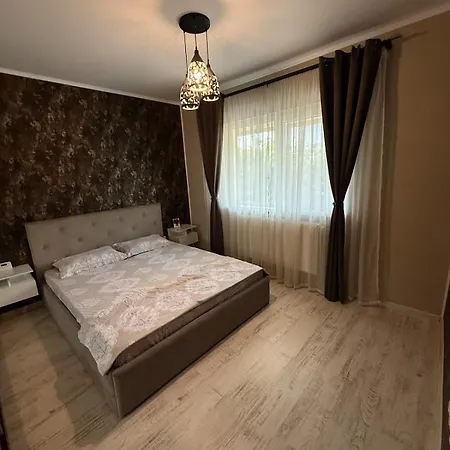 2-room With Separate Entrances And Two Parking Spaces 公寓 *