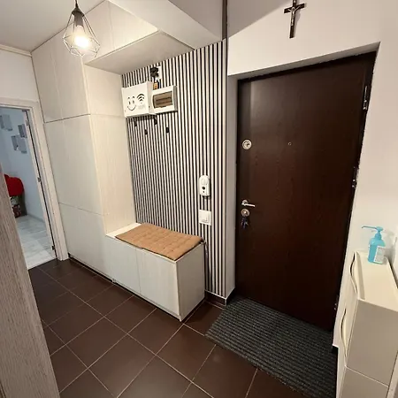 2-room With Separate Entrances And Two Parking Spaces 公寓 *